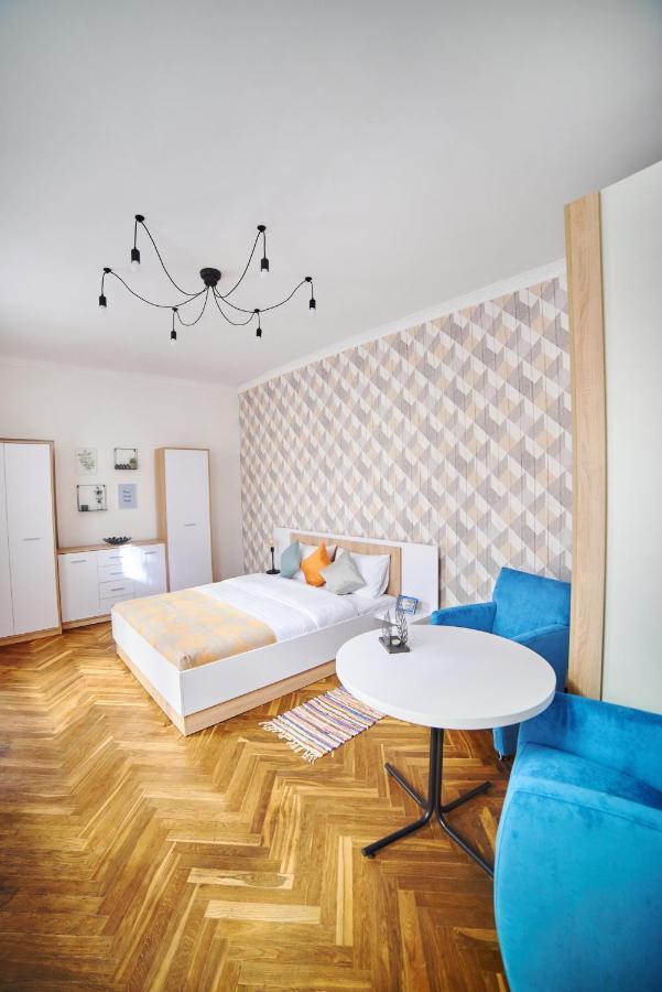 COMFORT apartments in center Lviv Buitenkant foto